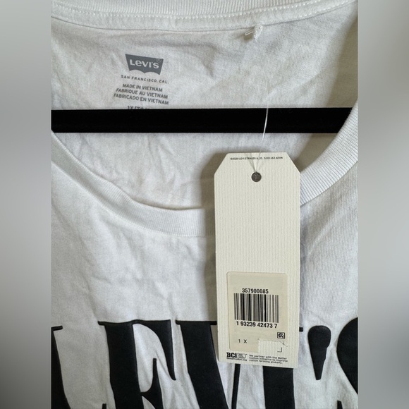 Levi’s Women’s Graphic Tee 1X - Picture 3 of 4